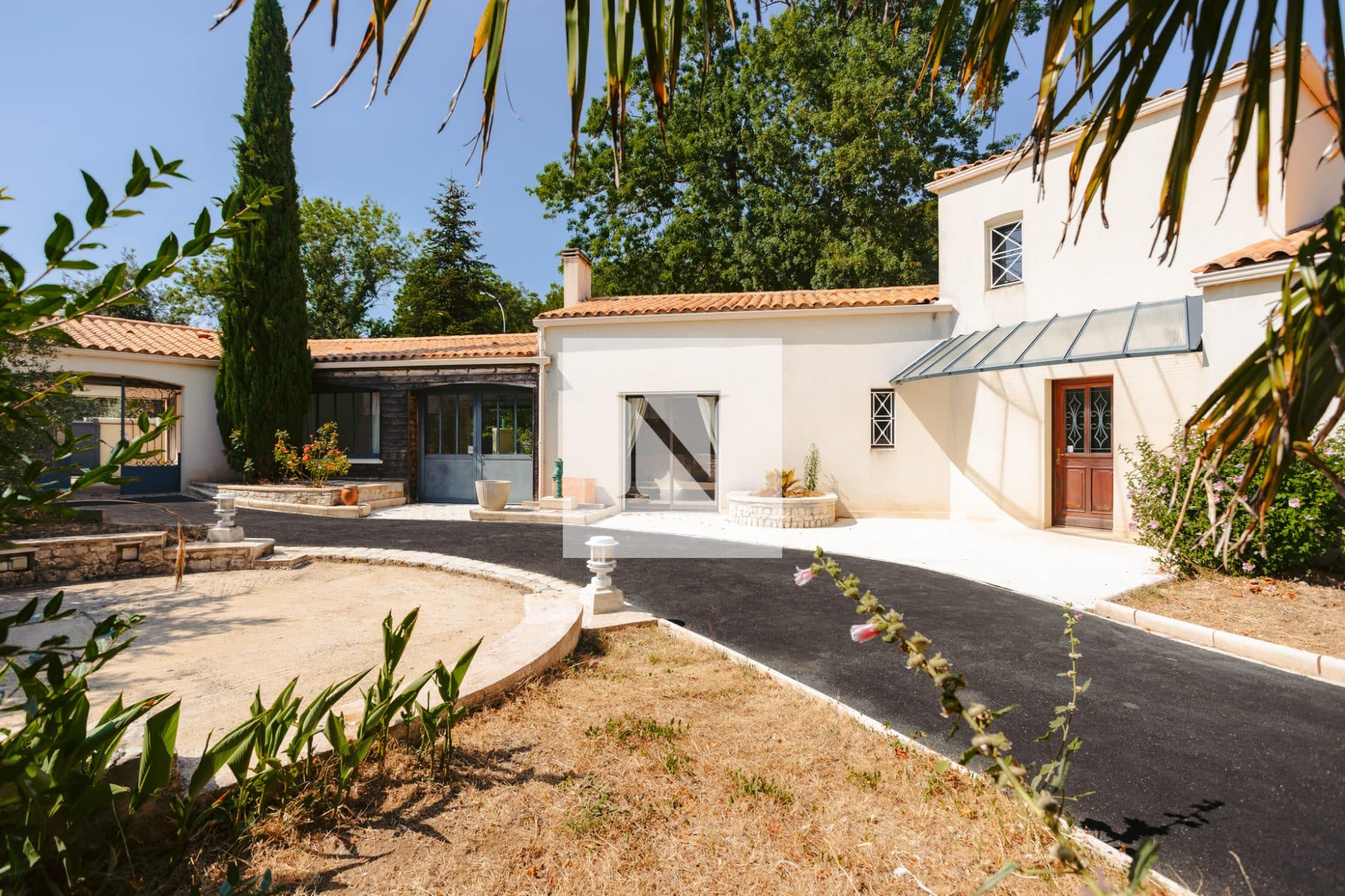 Single-storey house of 200 m² with studio and 1,984 m² plot – La Boularde — photo 2