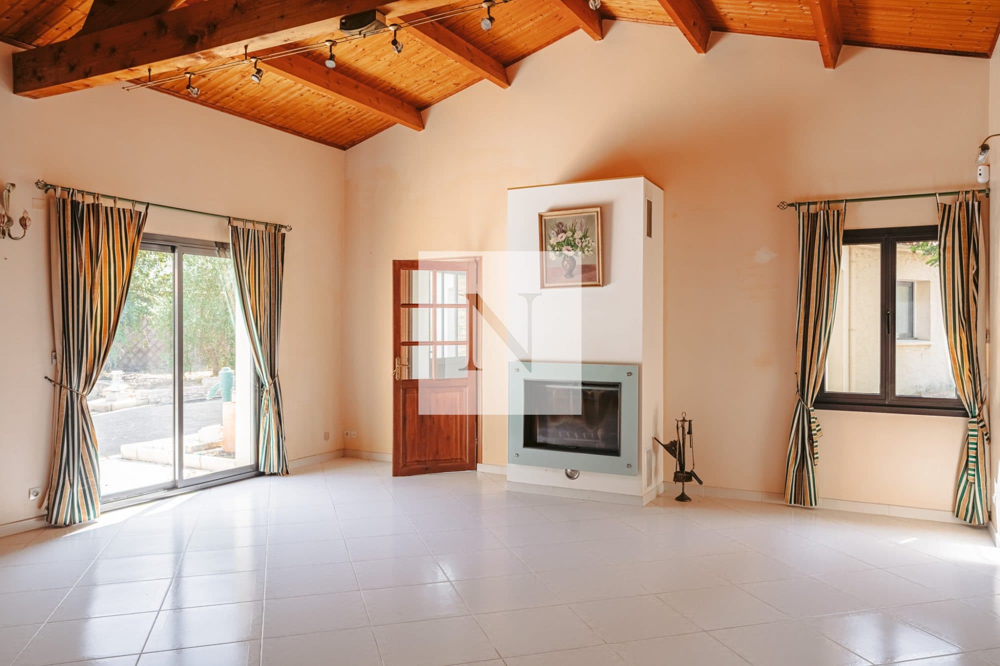 Single-storey house of 200 m² with studio and 1,984 m² plot – La Boularde — photo 5