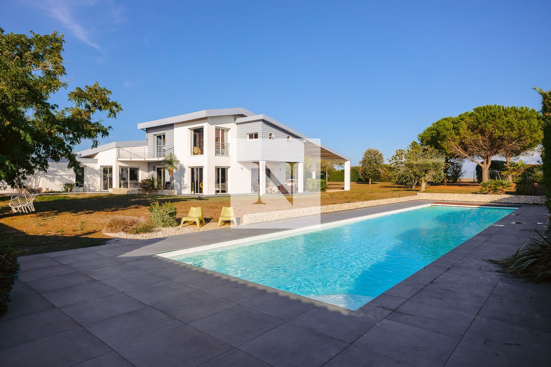 Villa of 284 m² with Swimming Pool in Marsilly