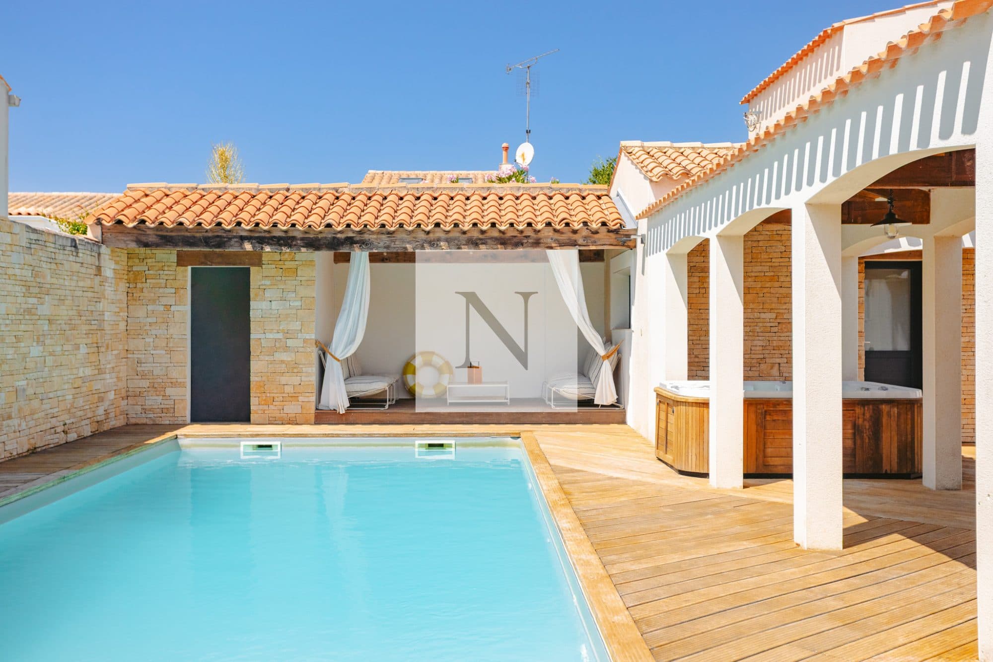 Maison contemporaine 187 m² rénovée avec piscine – Périgny — photo 5