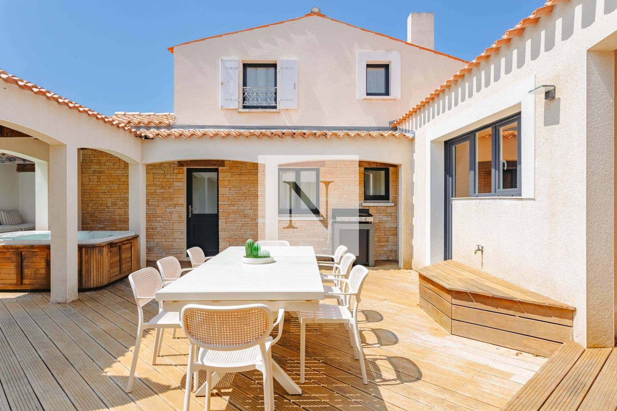 Maison contemporaine 187 m² rénovée avec piscine – Périgny — photo 2