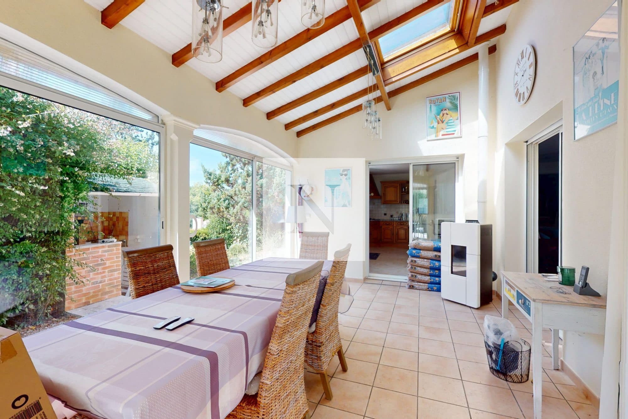 Maison 218 m² avec piscine et terrain de 3 383 m², nord-ouest de Saintes — photo 3