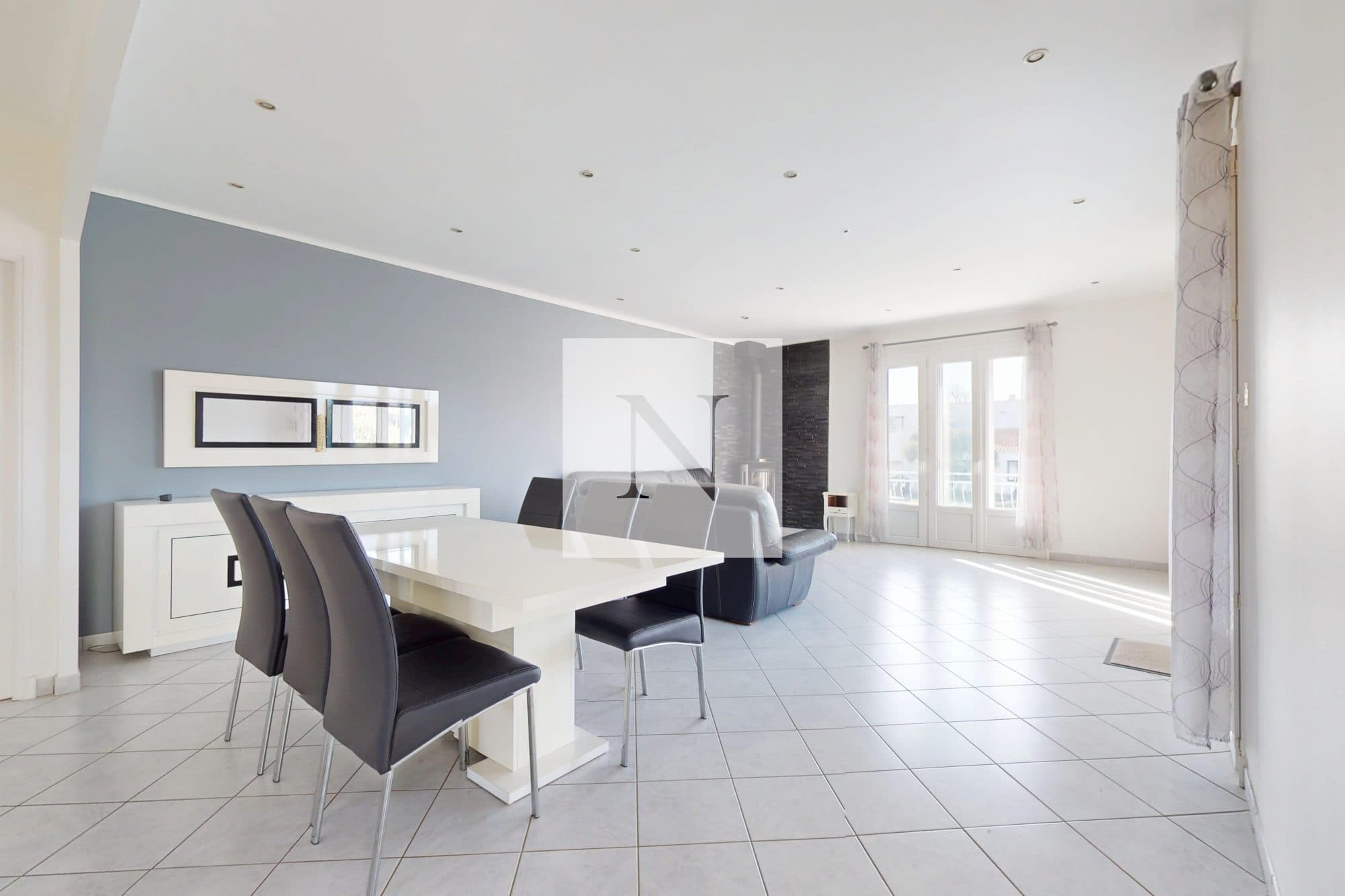 Angoulins – Maison familiale 217 m², 6 chambres, piscine couverte et jardin, à deux pas de l'océan — photo 2