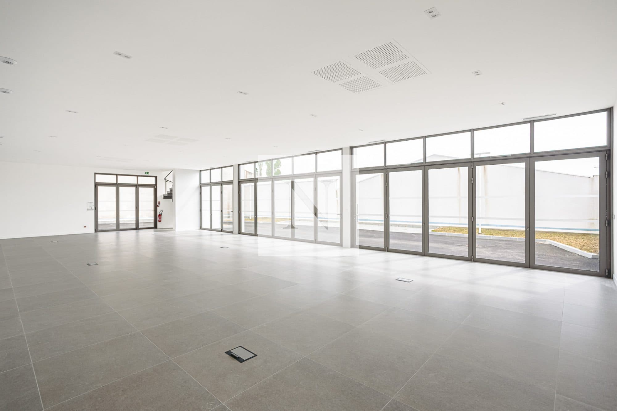 Location plateau bureaux 250 m² premium siège PME — Lagord, 3 min La Rochelle — photo 3
